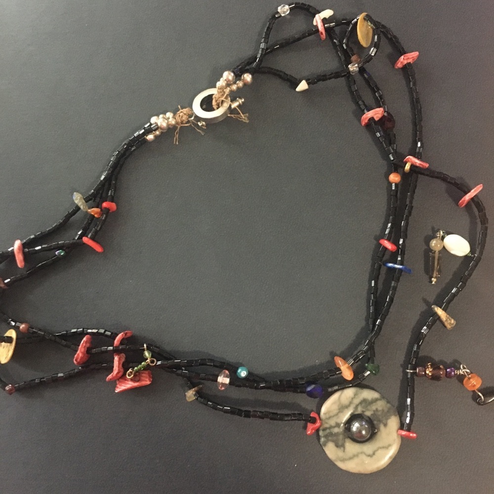 Necklace black with red accent bijou